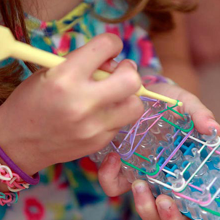 Vroegst los van man Loombandjes kopen van Rainbow Loom bij Loommania webshop