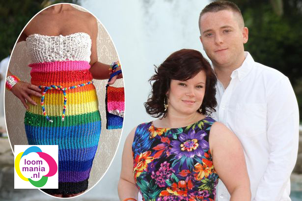 Bruid hoopt trouwfeest te betalen door het verkopen van een jurk gemaakt van Rainbow Loom elastiekjes